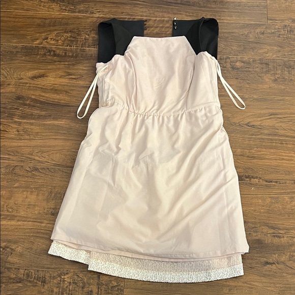 NWT Tahari Black and Cream Striped Lace Dress, Sz 6 - Picture 10 of 13